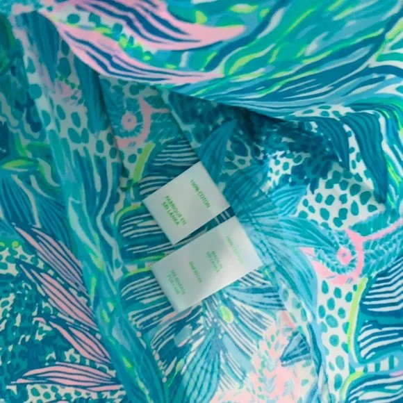 Lynnley Top Color: Botanical Green Holiday In The Sun - Picture 3 of 3